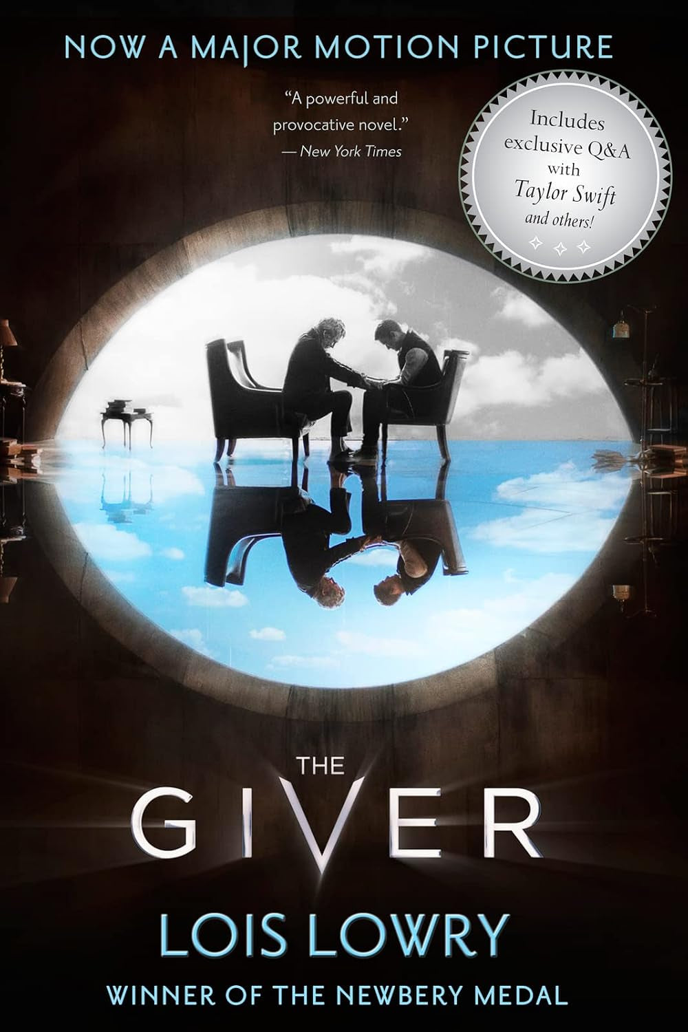 The Giver Movie Tie-in Edition: A Newbery Award Winner―A Boy Discovers Dark Secrets in an Ideal World (Giver Quartet, 1)
