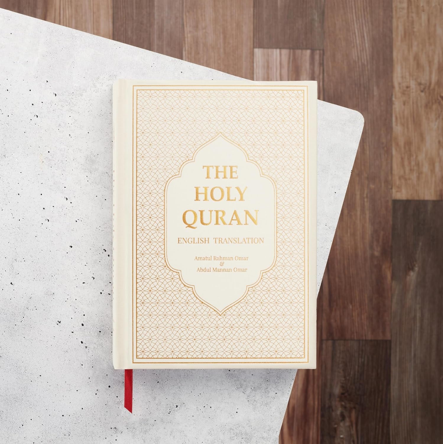 The Holy Quran - English Translation (Gold-Stamped Cloth Hardcover)